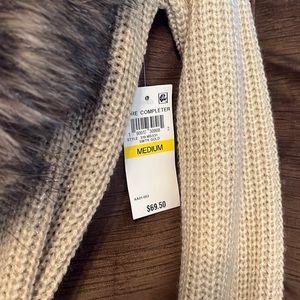 Thalia Sodi Sweater with detachable faux fur color